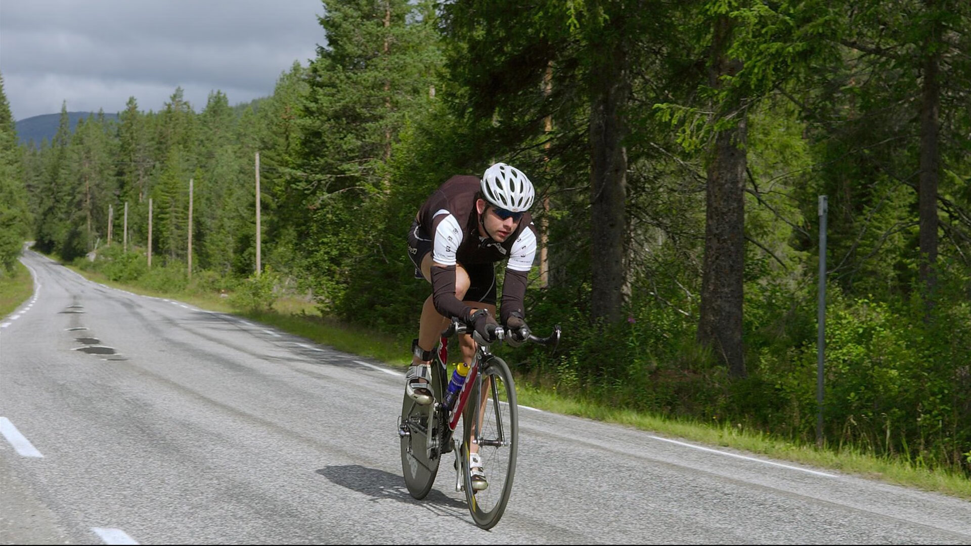 出色防守首场状态出色，TES观众沸腾！Ning重返赛场，全场沸腾不已