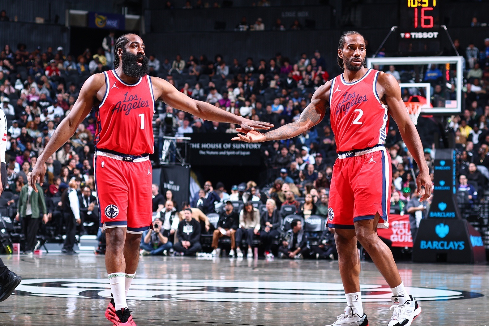 哈登在加拿大队比赛中领先优势明显,比赛局势复杂引发热议!引发球迷热议的简单介绍 哈登在加拿大队比赛中领先优势明显,比赛局势复杂引发热议!引发球迷热议的简单介绍