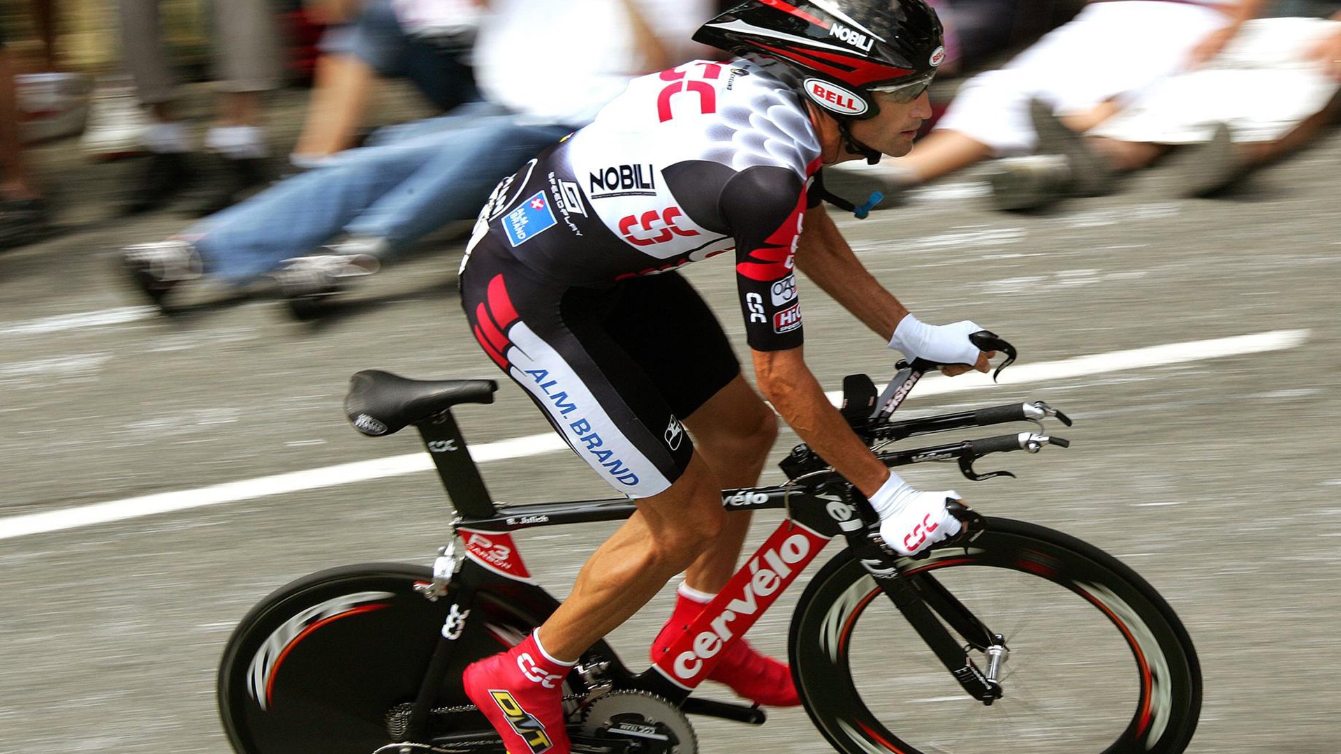 东契奇在快船比赛中表现优异，刷新纪录引发热议！上演精彩一战